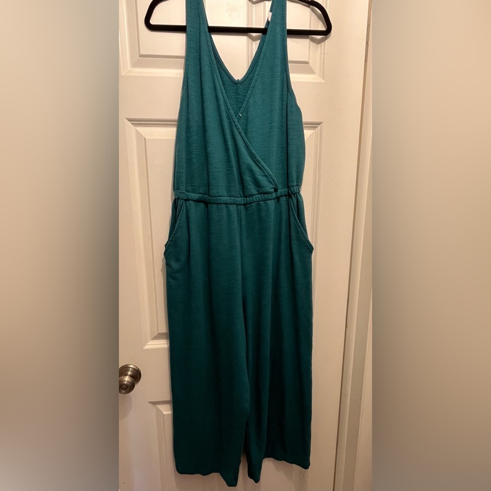 Old Navy Sleeveless Jumpsuit, size Large